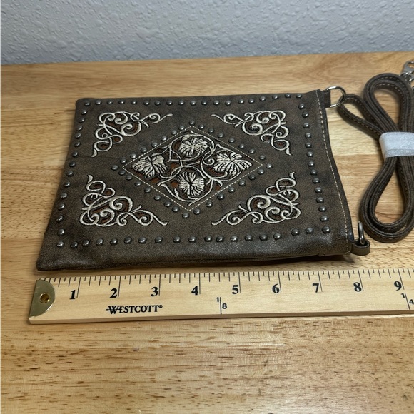 Montana West American Bling Western Embossed Embroidered Studded Crossbody - Picture 4 of 11
